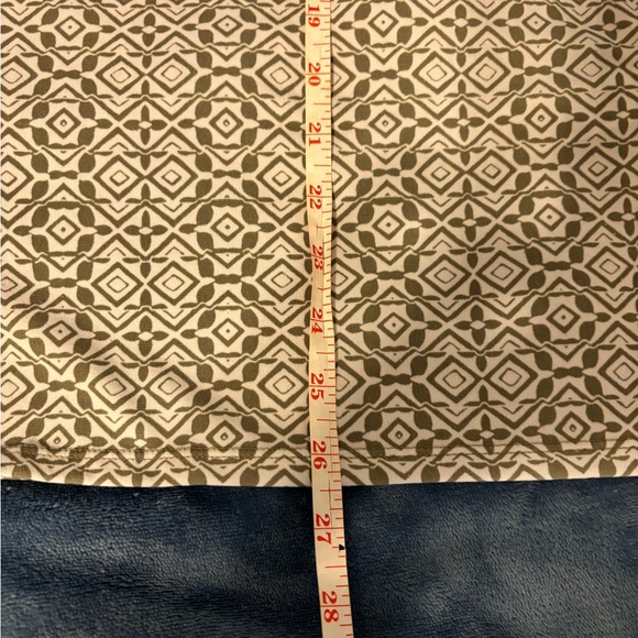 Chico's Easywear Olive and Cream Patterned Top - Picture 5 of 8